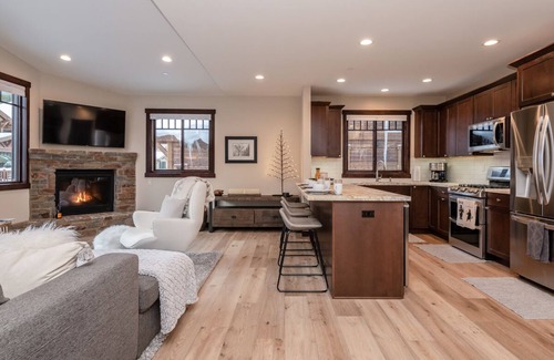 Mammoth Lakes House | Fall Stays Available! Upscale Townhome! Private Hot Tub! Across the Street From Canyon Lodge!