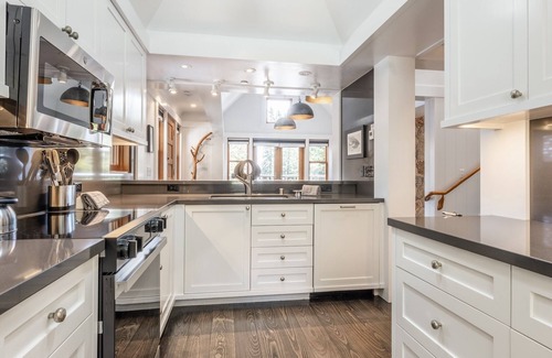 Homewood Cottage | Fall Stays Available! Near Lake and Ski Resort! Shared Fire Pit! Fireplace!
