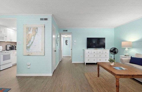 Midtown Ocean City Condo | Fall Wine Fest Escape -2BR Condo + Ocean Views + NEW LAUNCH SPECIAL 20% Off