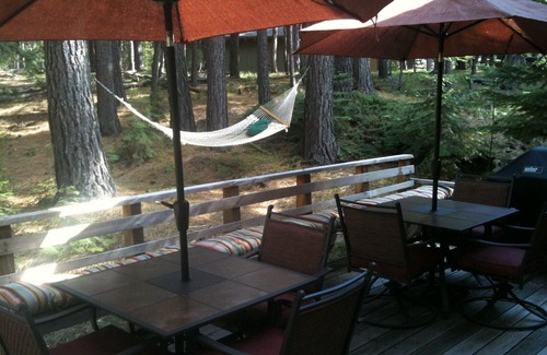 Black Butte Ranch Cabin | Fall & Winter Comfy Retreat! Black Butte Ranch Charming Boutique Fairway Cabin