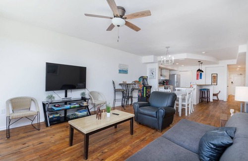 Mexico Beach Condo | Fall & Winter Getaway - Perfect Ocean Sunset Views with Pool & Sauna & Breakfast