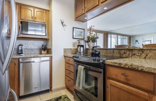 Kahana Condo | FALL/WINTER SALE, 5 STAR Ocean Front, AC, with Views You Won't Forget, sleeps 4