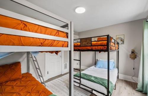 Niagara Falls House | Falls Adjacent Your Ideal Home
