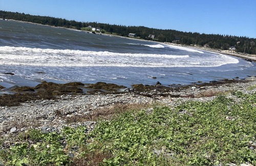 Yarmouth House | False Harbour Beach Paradise.nDirectly on the beach.nworlds highest tides