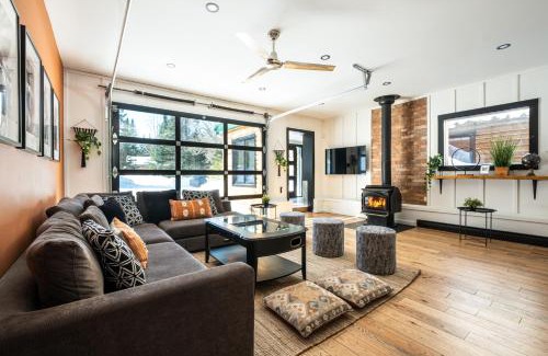 Mont-Tremblant Ski Chalet | FAMILIA - Lakefront Spa Nature near Mont Tremblant