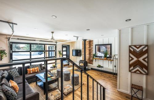 Mont-Tremblant Ski Chalet | FAMILIA - Lakefront Spa Nature near Mont Tremblant