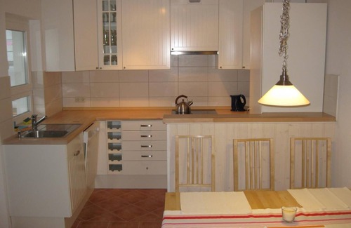 Nienhagen House | Familienfreundliches Ferienhaus im Ostseebad Nienhagen - Urlaub in Ruhiger Umgebung mit Platz für 6 Personen + Baby , Sauna und Kaminofen