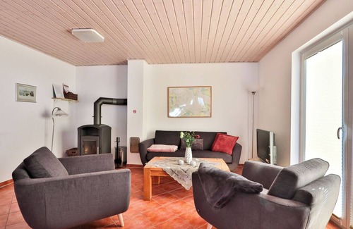 Nienhagen House | Familienfreundliches Ferienhaus im Ostseebad Nienhagen - Urlaub in Ruhiger Umgebung mit Platz für 6 Personen + Baby , Sauna und Kaminofen