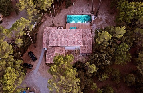 Saint-Vincent-de-Barbeyrargues Villa | Familly home with large pool and garden near Montpellier