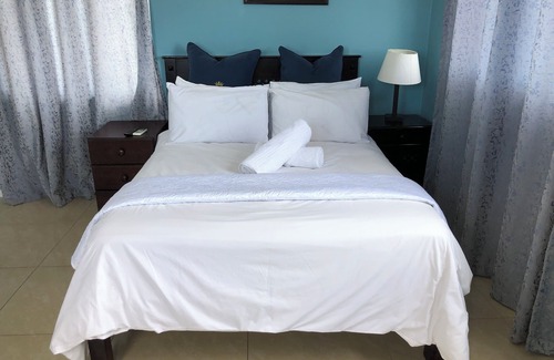 West Beach Cabin | Familly Room! Welcome to our charming guesthouse in Cape Town