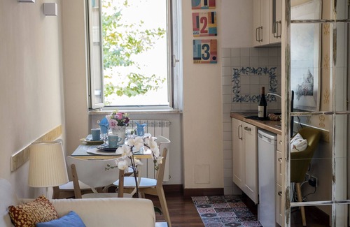 Celio Apartment | Family 2 BR Colosseum Charming + Small Balcony