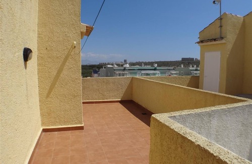 Puerto Marino Villa | Family 3 Bed Villa, WiFi, Pool & Solarium, Euro/UK SatTV, near Carabassi beach