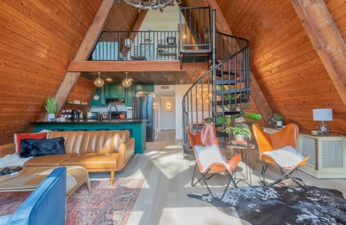 Guntersville Cabin | Family A-Frame Cabin! Walk to Lake! October Stay!