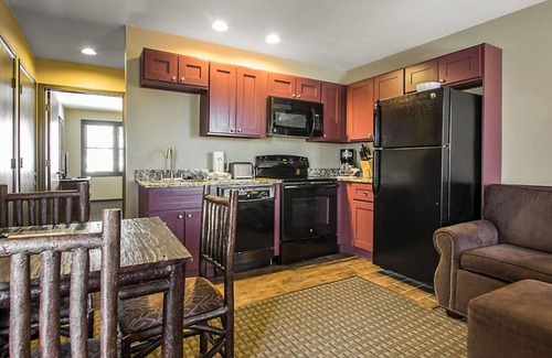 Wisconsin Dells Resort | Family Adventure Getaway: 1BR Townhome at Christmas Mountain Village