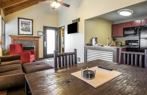 Wisconsin Dells Resort | Family Adventure Getaway: 1BR Townhome at Christmas Mountain Village