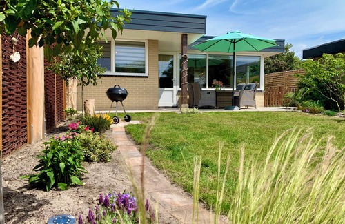 Sint Maartensvlotbrug House | Family- and dog-friendly accommodation for 4 people on the quiet Wildrijk park in Sint Maartenszee.
