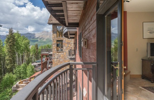 Mountain Village Condo | Family and Pet-Friendly 2-Bedroom Condo With Pool, Hot Tub, Fire Pit Access