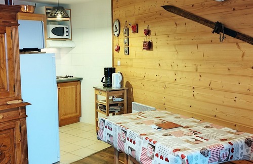 Prapoutel Apartment | Family apartment near slopes and ski school