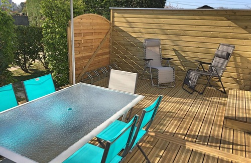 Saint-Palais-sur-Mer Apartment | Family apartment with large terrace, 100 m from the sea