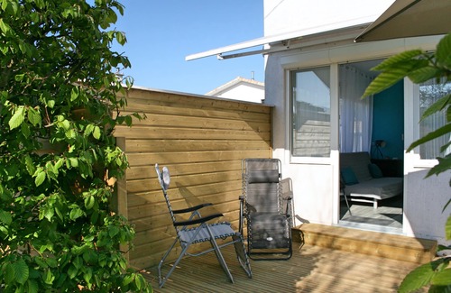 Saint-Palais-sur-Mer Apartment | Family apartment with large terrace, 100 m from the sea