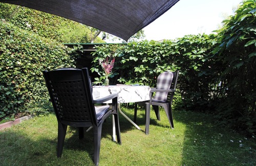 Kroepelin Apartment | Family apartment with terrace, garden and extensive furnishings in Kröpelin