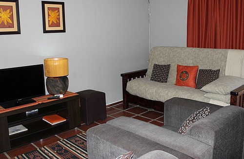 Bloemfontein Apartment | Family Apartment Bloemfontein Cherry Lane Self Catering and B&B max. 6 guests