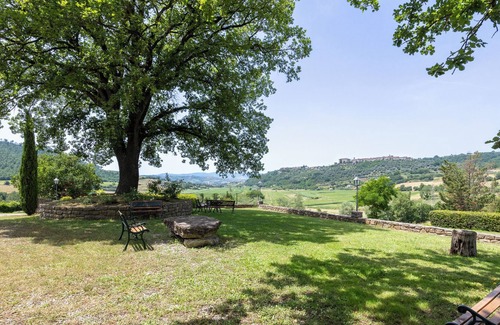 Montegabbione Apartment | Family Apt In Bio Agriturismo With Pool, Parrano, Italy