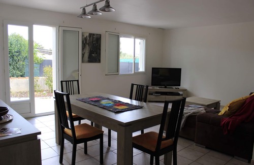 Espondeilhan House | Family atmosphere for this bright, single-storey house with garden.