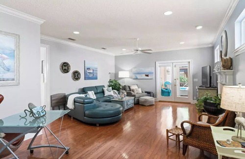 Saint Simons Island House | Family Beach Home! Private Pool and Great Location! Welcome to Rivera Retreat ☀️