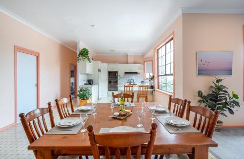 Barwon Heads House | Family Beach House Near Barwon River & Beaches
