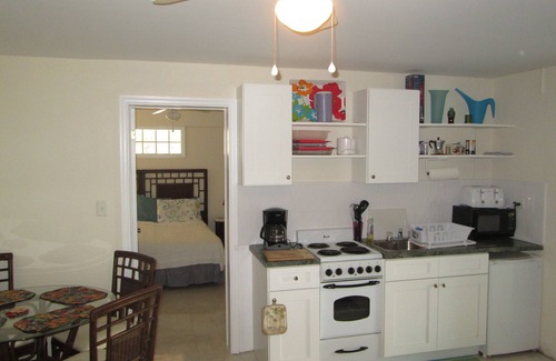 Great Exuma Apartment | FAMILY BEACHFRONT 1 bed 2 bath APT DIRECTLY on HOOPERS BAY