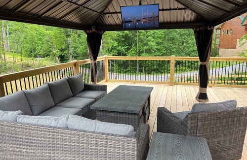 Sevierville Cabin | Family Cabin, Indoor Heated Pool Theater