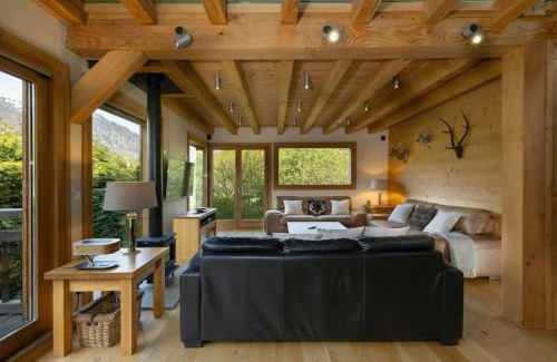 Les Houches Ski Chalet | Family Chalet 5 bdr 5 bath Games Room Jacuzzi