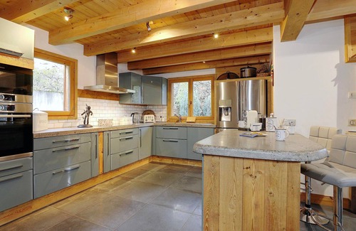 Bozel Ski Chalet | Family chalet in Bozel, 4 bedrooms, parking, near Courchevel and Pralognan