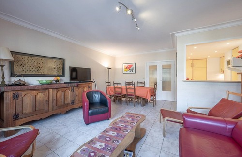 Knokke Apartment | Family Comfort Near Beach
