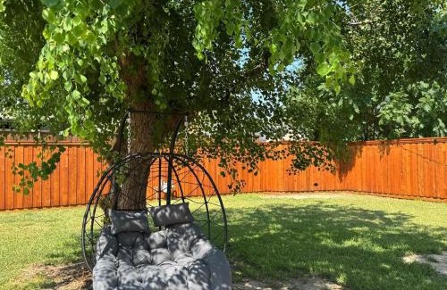 Richardson House | Family Comfort Retreat & Spacious Yard