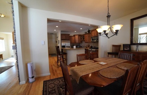Driggs House | Family Condo on Ski Hill Road 12 minutes to Grand Targhee