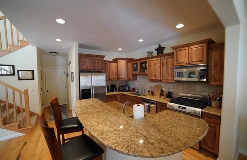 Driggs House | Family Condo on Ski Hill Road 12 minutes to Grand Targhee