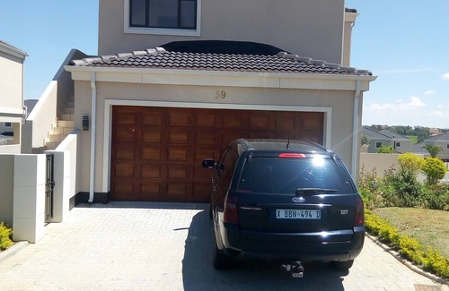 Greater Johannesburg Metropolitan Area Villa | Family confortable Villa. Mountain View. 3 bedrooms. 2,5 bathrooms.