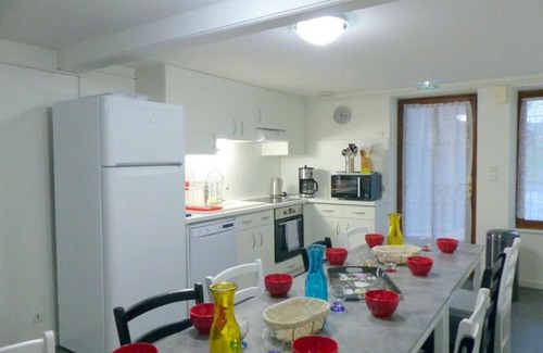 Louroux-de-Bouble Cottage | Family cottage with terrace and pets allowed in Louroux