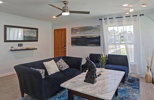 Oak Cliff House | Family Cottage in Dallas Bishop Arts - 4BR 6 BEDS