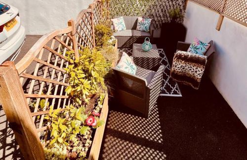 Llandudno House | Family Cottage in Llandudno with Parking