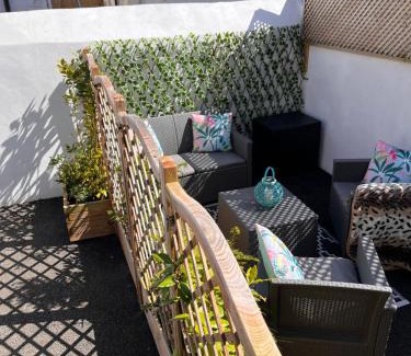 Llandudno House | Family Cottage in Llandudno with Parking