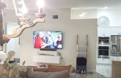Quail Ridge House | Family Cottage in the Palm Beaches. Pet friendly. 4mi to Ocean Front Beach.