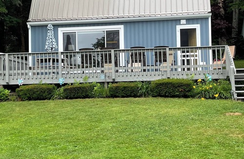 Brackney Cottage | Family cottage on Laurel Lake in Brackney PA 3 bedrooms available