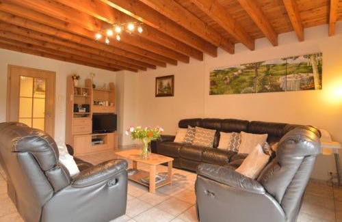 Arimont House | Family Cottage with Sauna