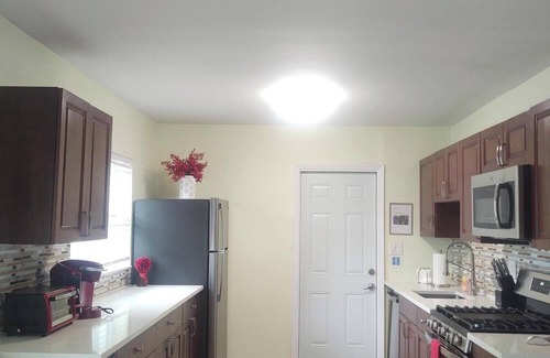 Edgewood House | ❣️Family/Couples Retreat near Airport|Cruise Port & Beach.