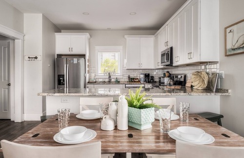 Gulf Shores House | Family & Dog-Friendly Bungalow! Walk to Beach!