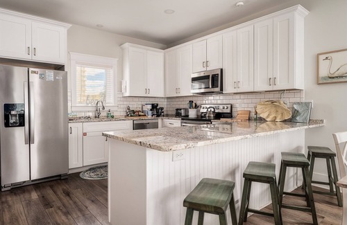 Gulf Shores House | Family & Dog-Friendly Bungalow! Walk to Beach!