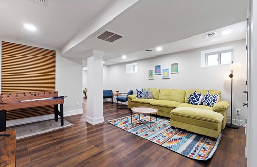 North Bergen Condo | Family Duplex Near NYC/2 Min Walk to Bus + Private Parking